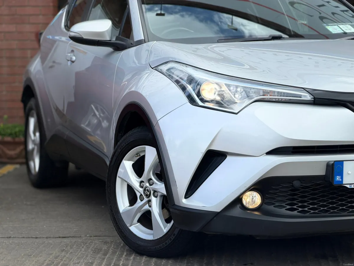 Toyota C-HR 1.2T LUNA 5DR - VERY LOW KMS - Image 5