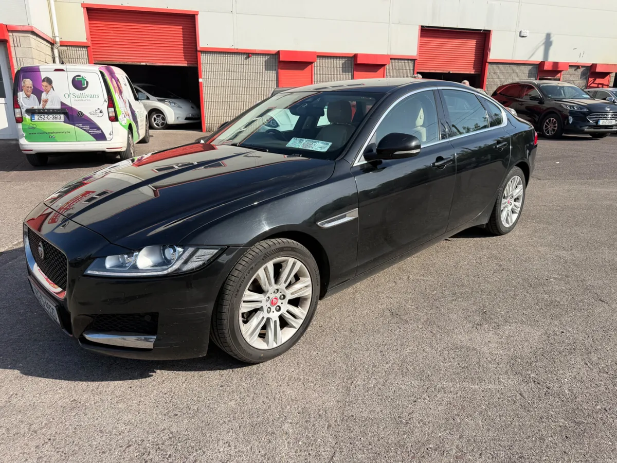 2018 Jaguar XF - Image 3