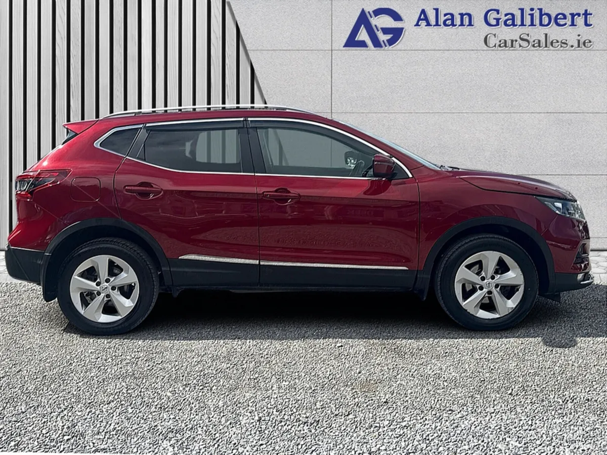 Nissan Qashqai 1.3 PETROL SUNROOF - Image 3