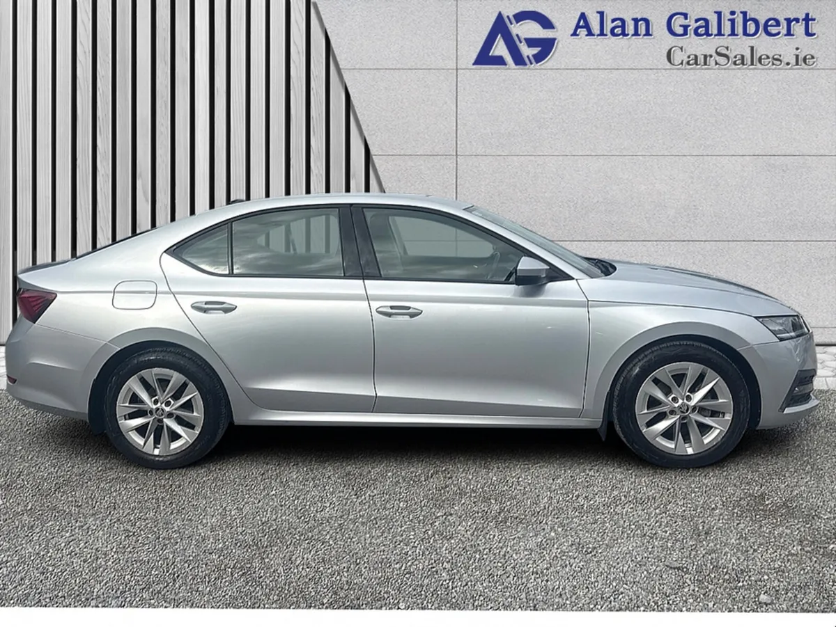 Skoda Octavia AMBITION 1.0 TSI LOW MILEAGE - Image 3