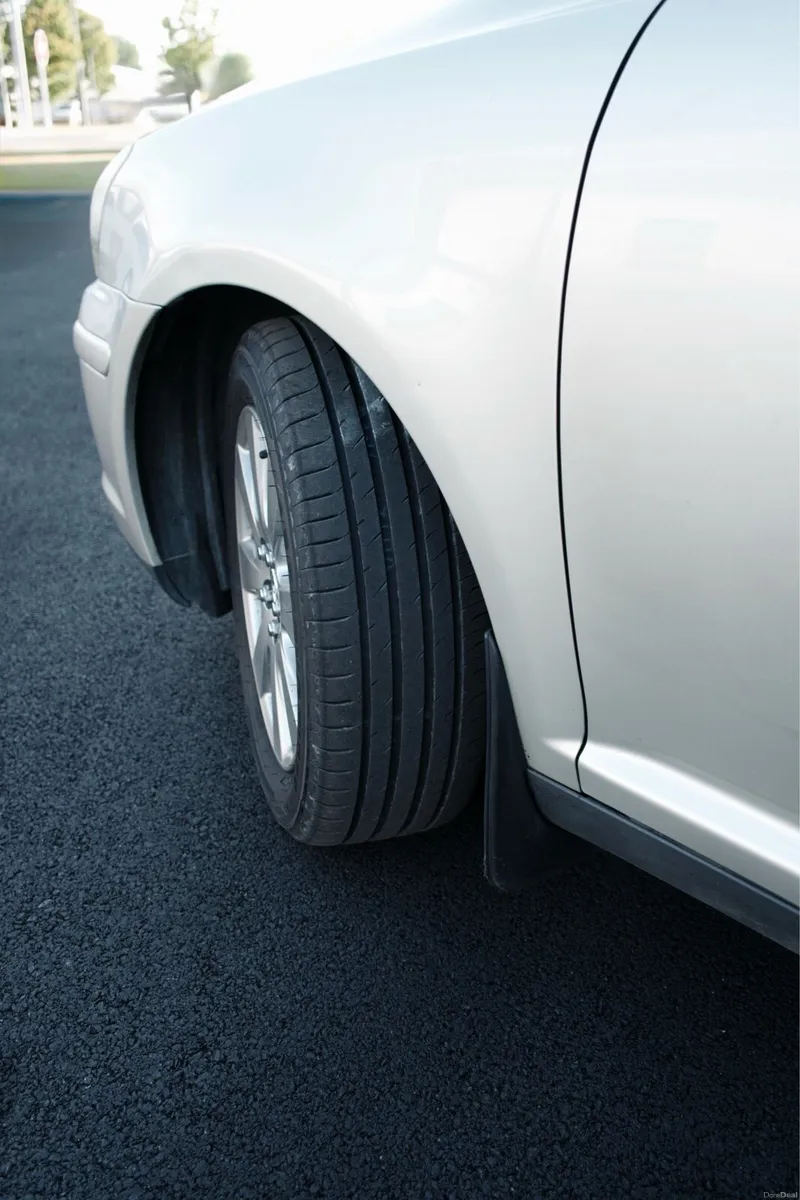 Toyota Avensis - Image 2