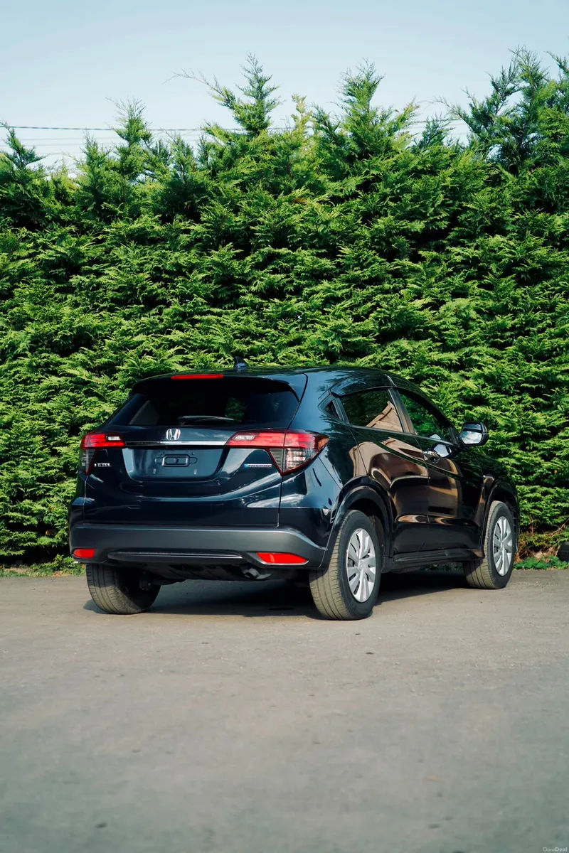 Honda Vezel Hybrid 2019 | Low Mileage |Only 46K Km - Image 5