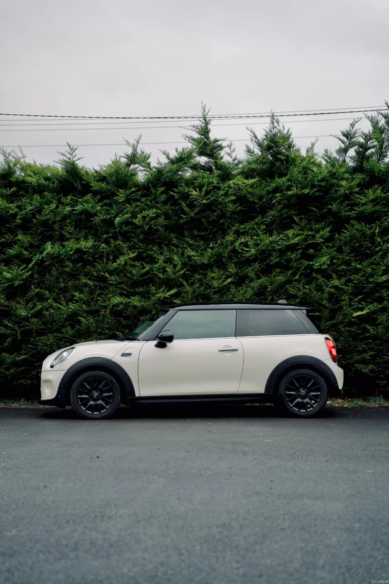 Mini Cooper 1.5 3rd 2019 - Image 2