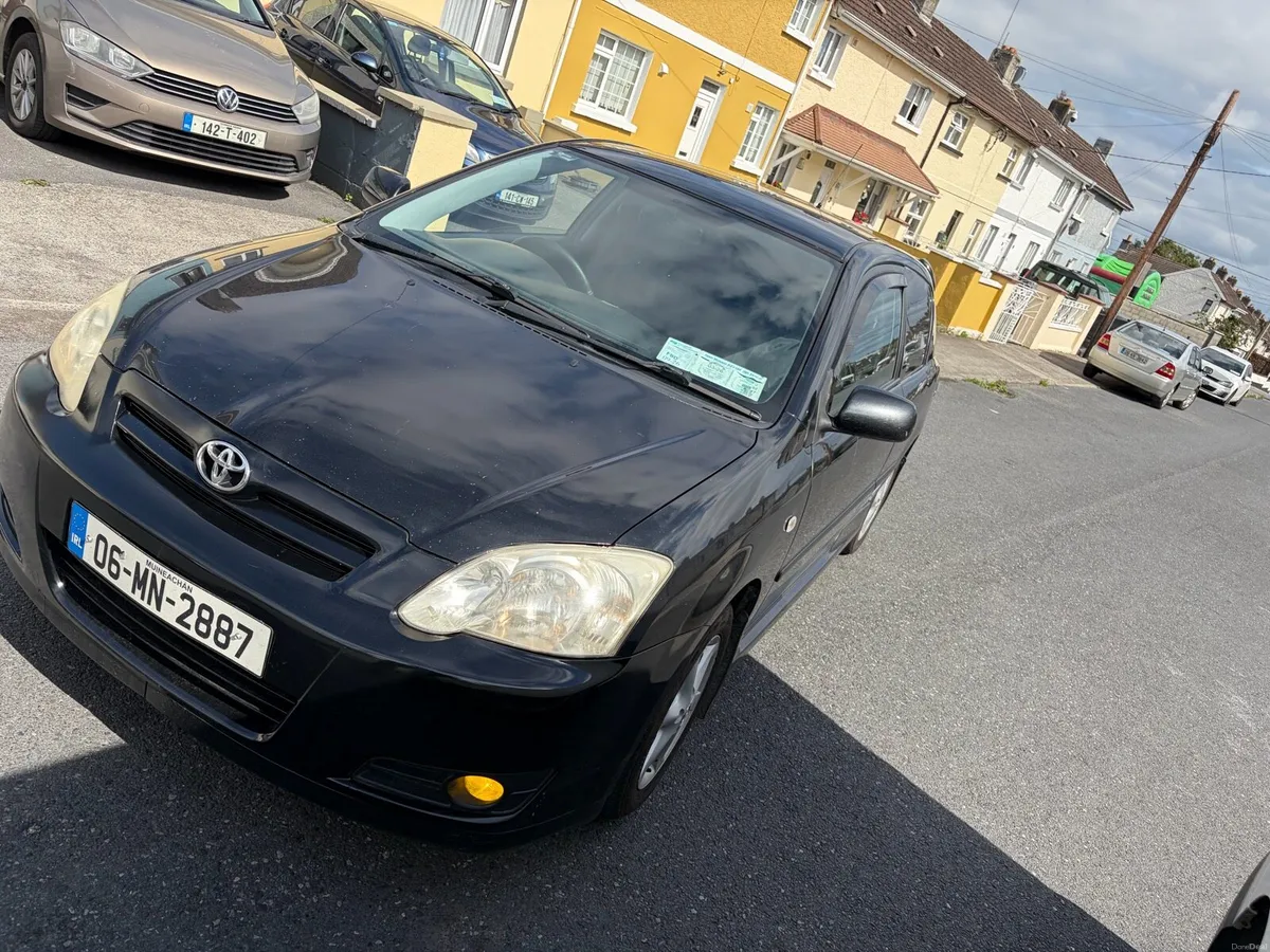 2006 e12 Corolla - Image 2
