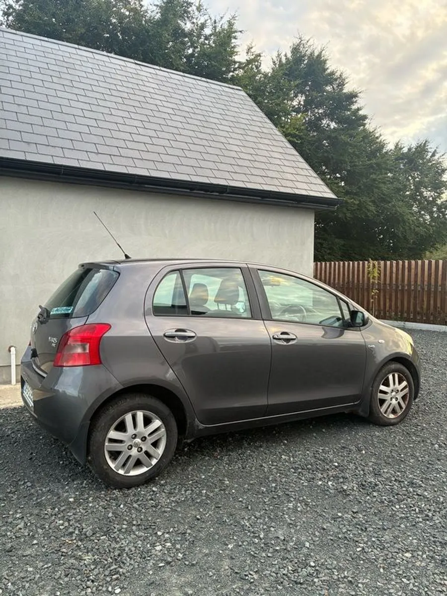 2008 Toyota Yaris - Image 2
