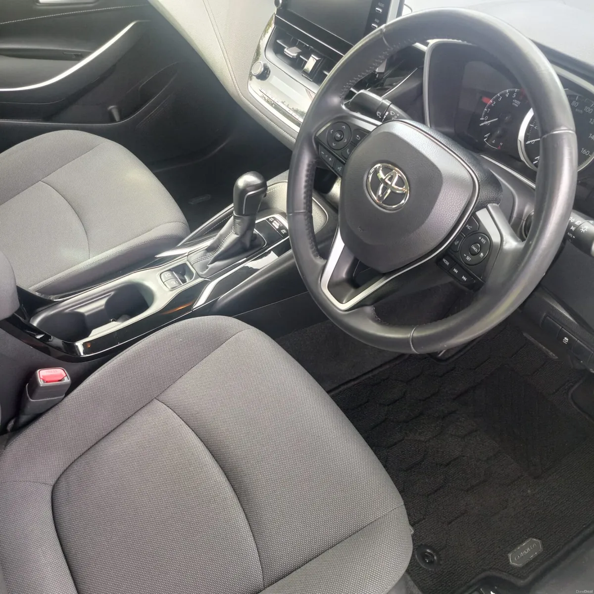 2020 ToyotaCorolla 29,900 km - Image 4