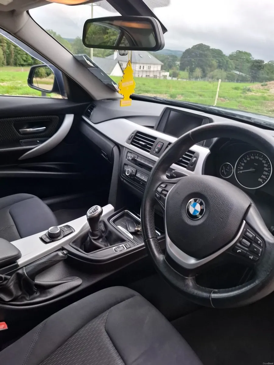 BMW 3-Series 316 - Image 6