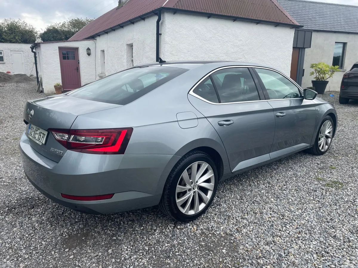 Skoda Superb 2015 - Image 4