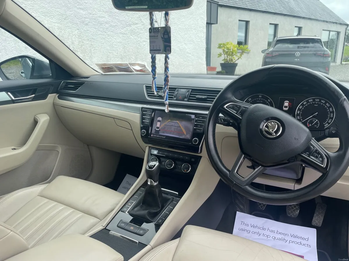 Skoda Superb 2015 - Image 2