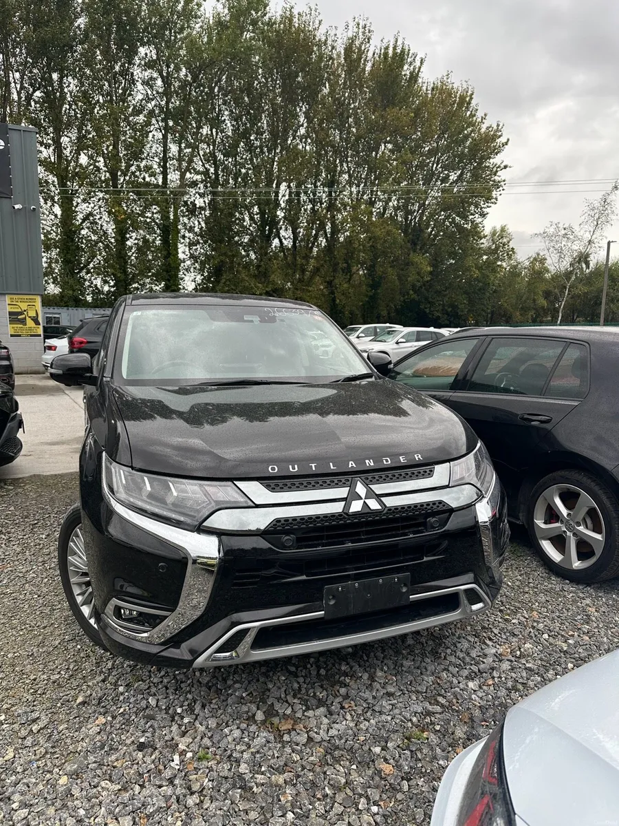 Mitsubishi Outlander - Image 2