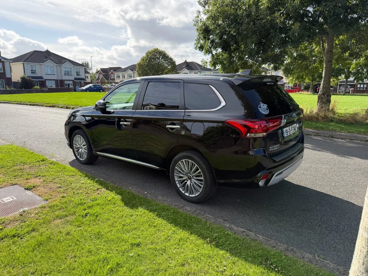 Mitsubishi Outlander - Image 4