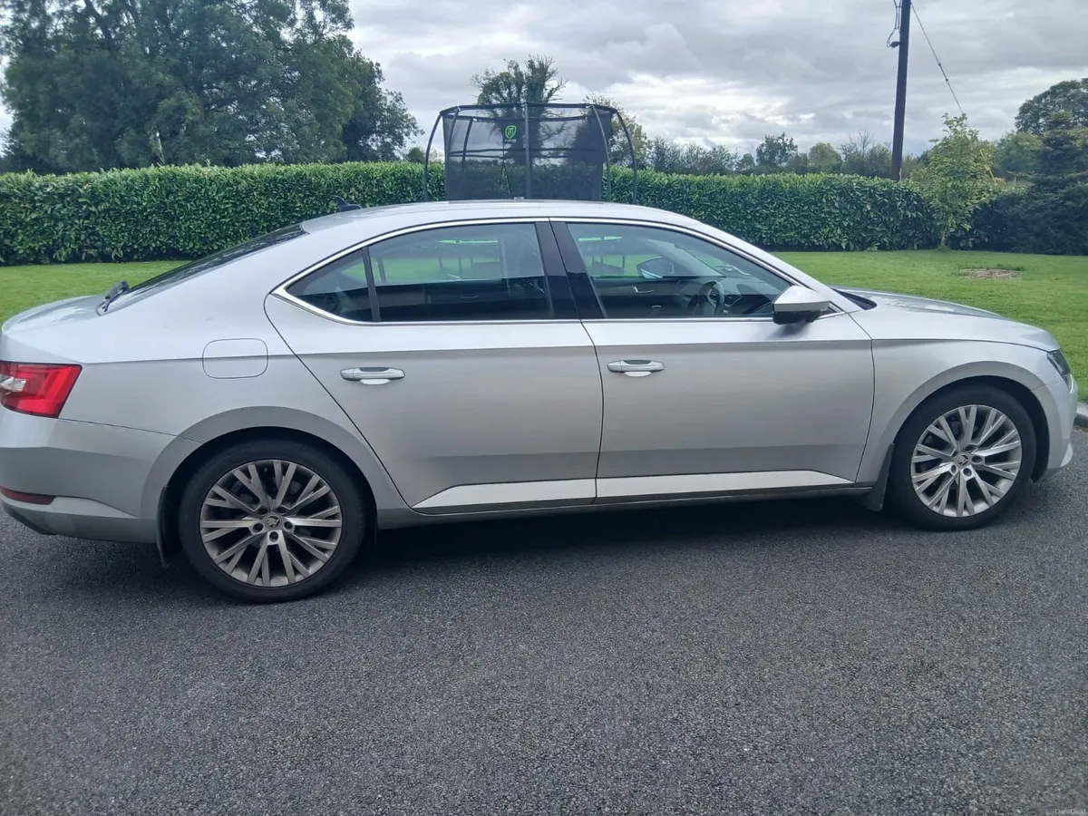 Skoda Superb 2020 - Image 2