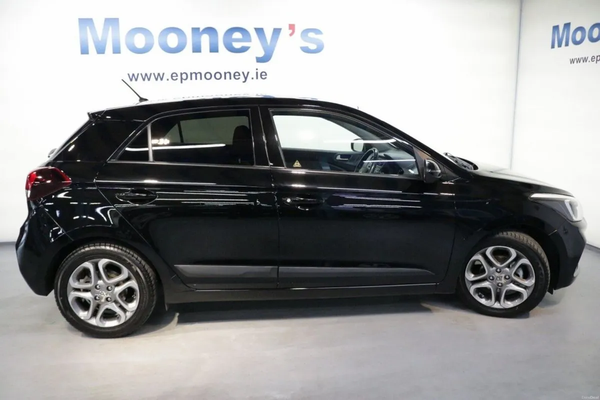 Hyundai i20 Deluxe 1.2L Petrol Hatchback - Image 4