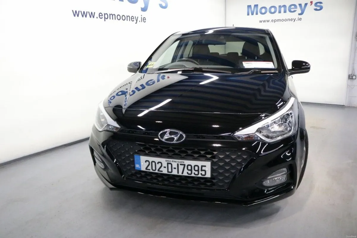 Hyundai i20 Deluxe 1.2L Petrol Hatchback - Image 2