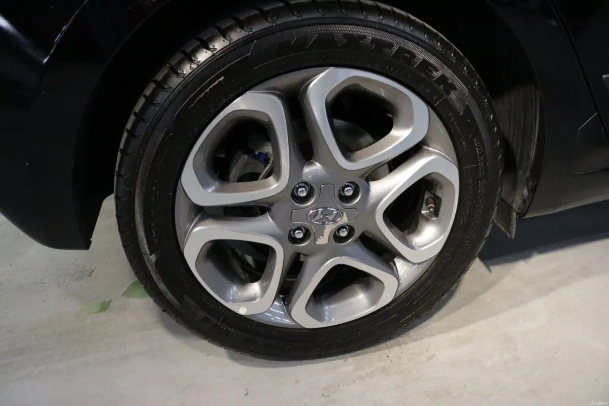 Hyundai i20 Deluxe 1.2L Petrol Hatchback - Image 6