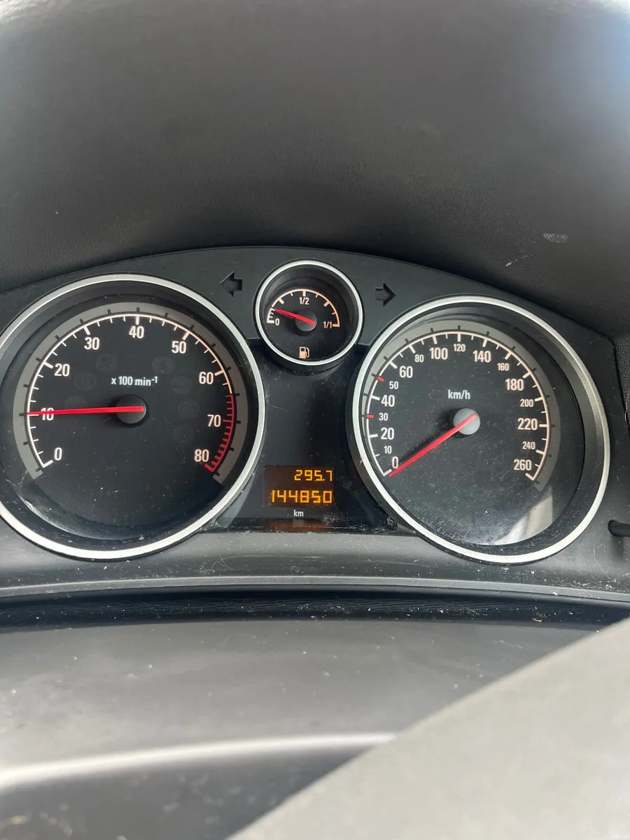 Opel Astra 2008 - Image 4