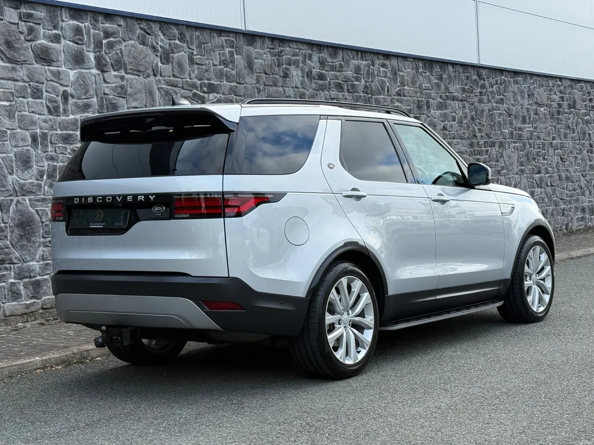 2021 Land Rover Discovery 5 D300 SE SD6 2 Seat Com - Image 2
