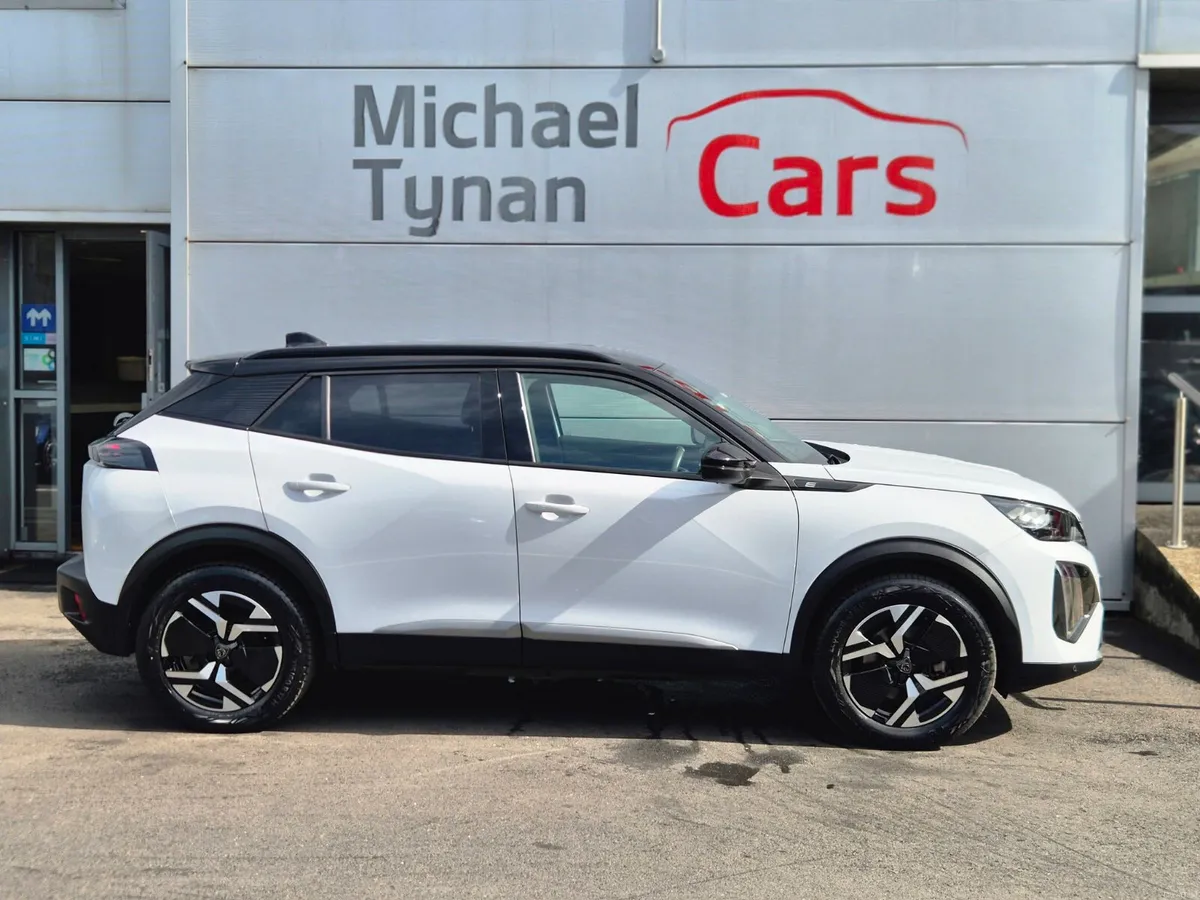 2024 Peugeot 2008e GT Line, CarPlay, 17" Alloys - Image 6