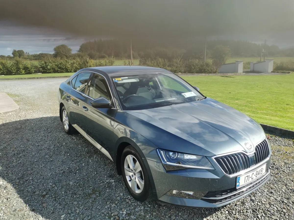 Skoda Superb 2017 - Image 1