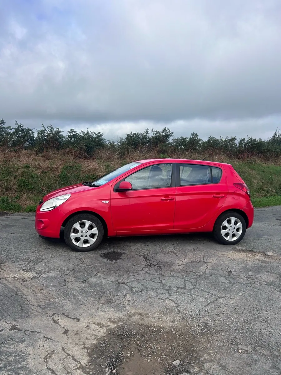 2010 Hyundai i20 1.4l - Image 2