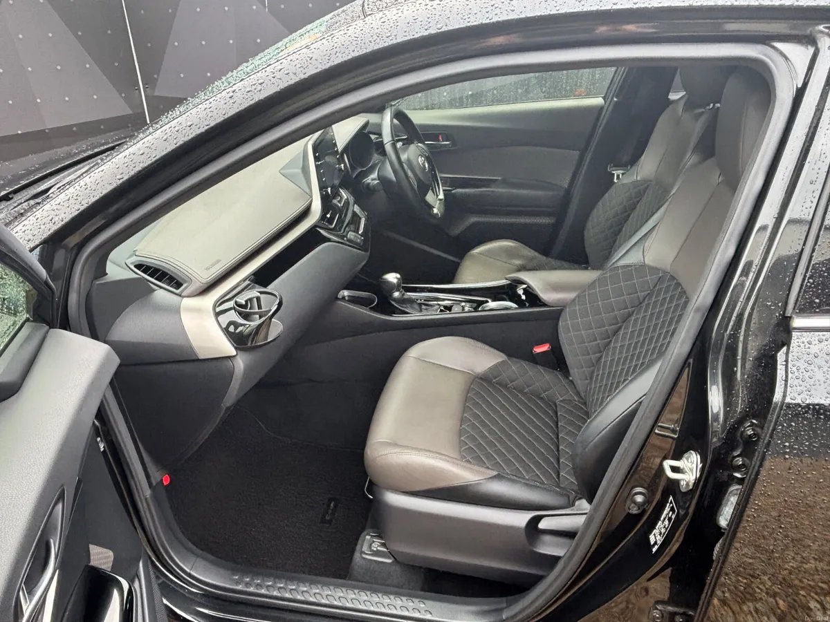Toyota CH-R Sol Modellista Hybrid 2019 - Image 5