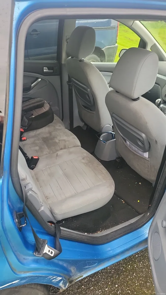 Ford C-Max 2009 - Image 2