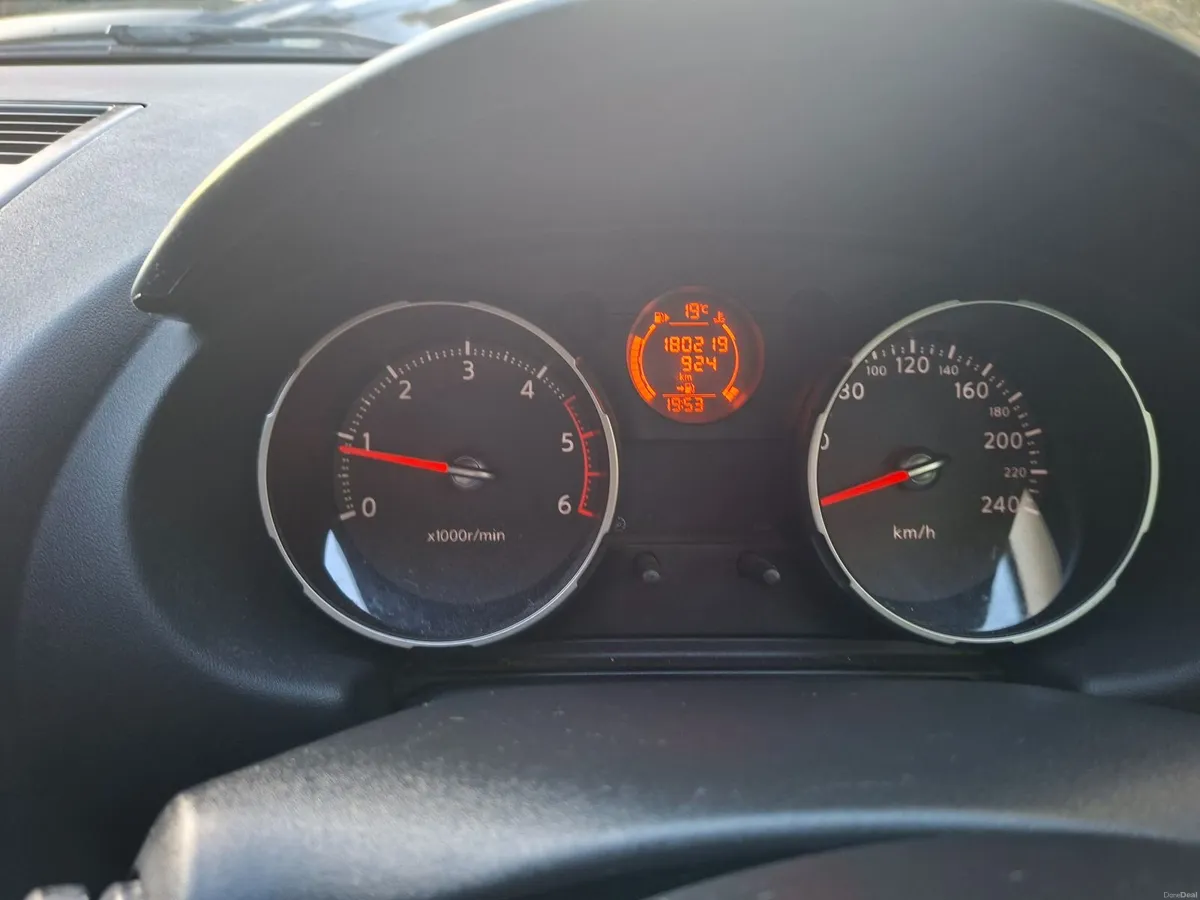 Nissan Qashqai 2010 - Image 2
