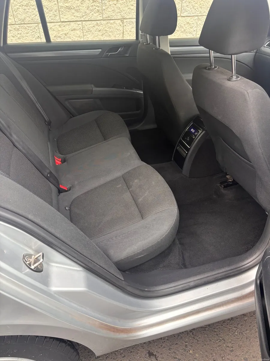 Skoda Superb 2013 - Image 3
