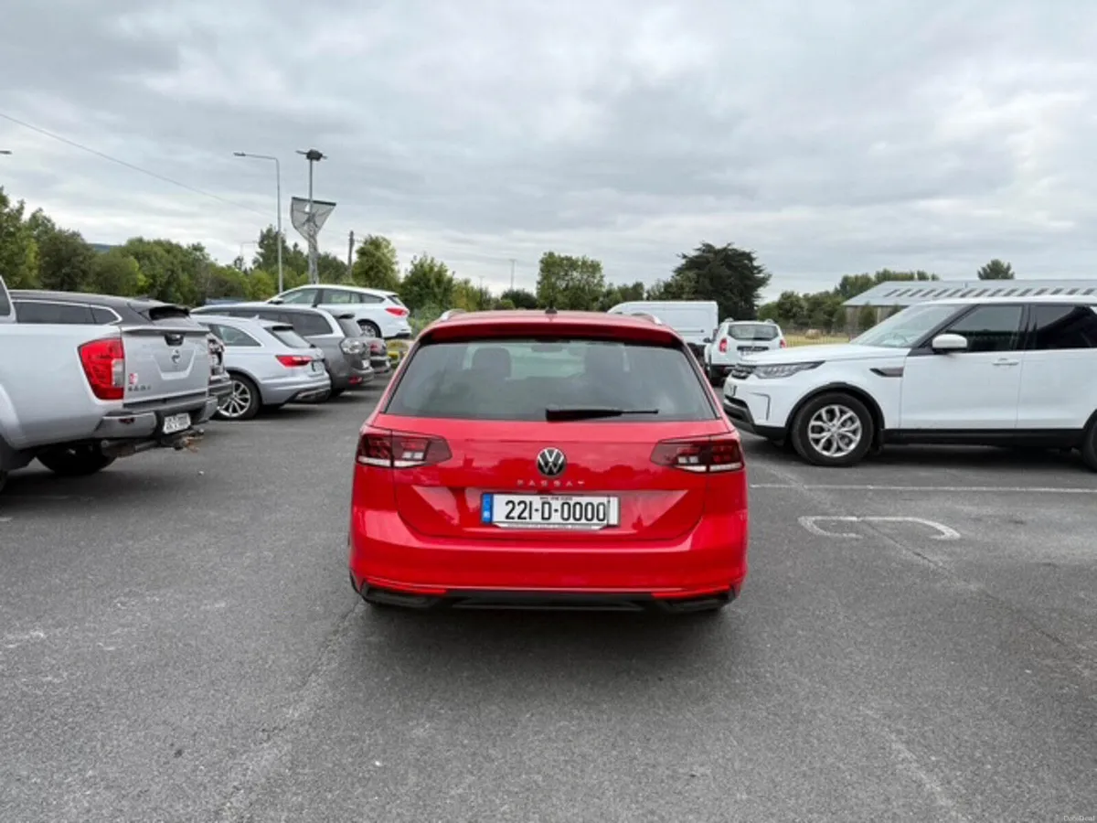 2022 VOLKSWAGEN PASSAT SEL TDI ESTATE - Image 5