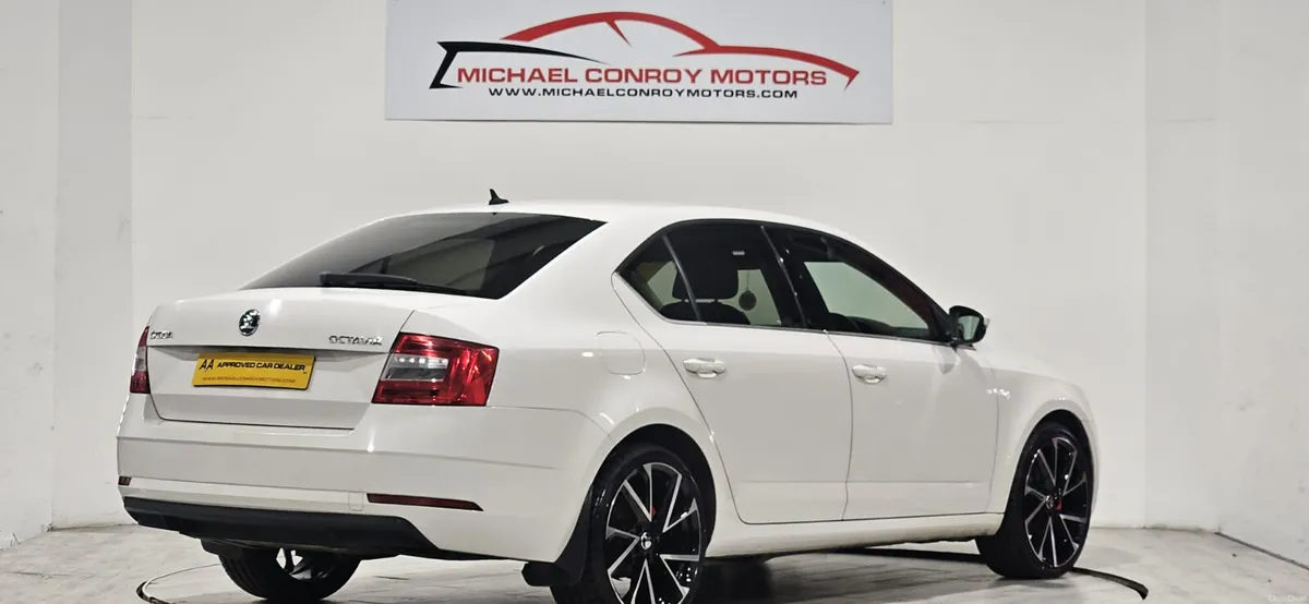 Skoda Octavia SE TECH UPGRADED - Image 5