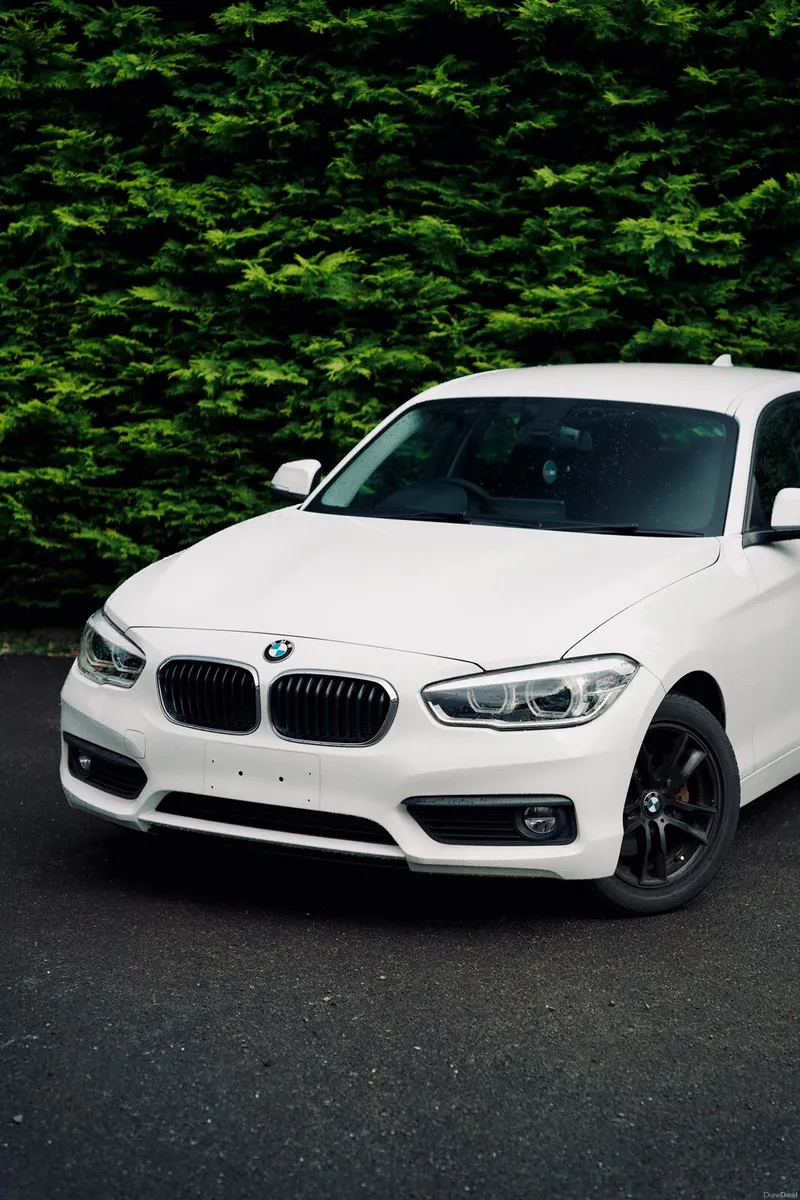 BMW 118i SE 2017 | Premium Hatchback - Image 6
