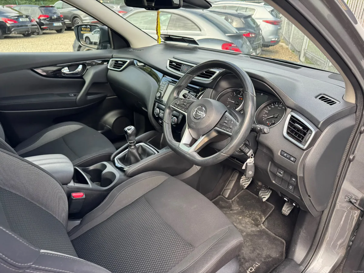 2020 Nissan Qashqai 1.5DSL Manual (Low Miles) - Image 6