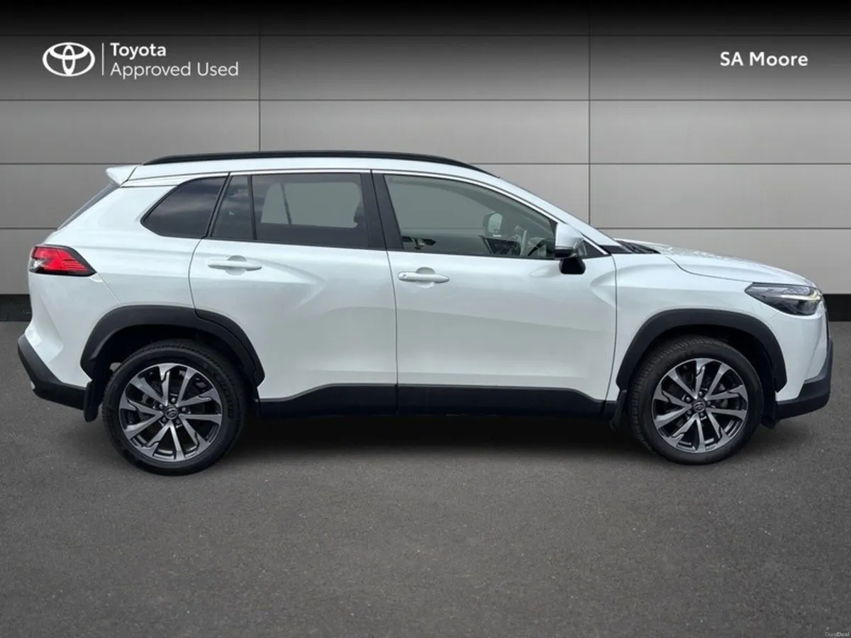 Toyota Corolla Cross HYBRID SPORT - Image 3