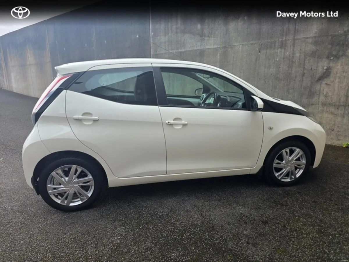 Toyota Aygo 1.0 X-PLAY 4DR - Image 3