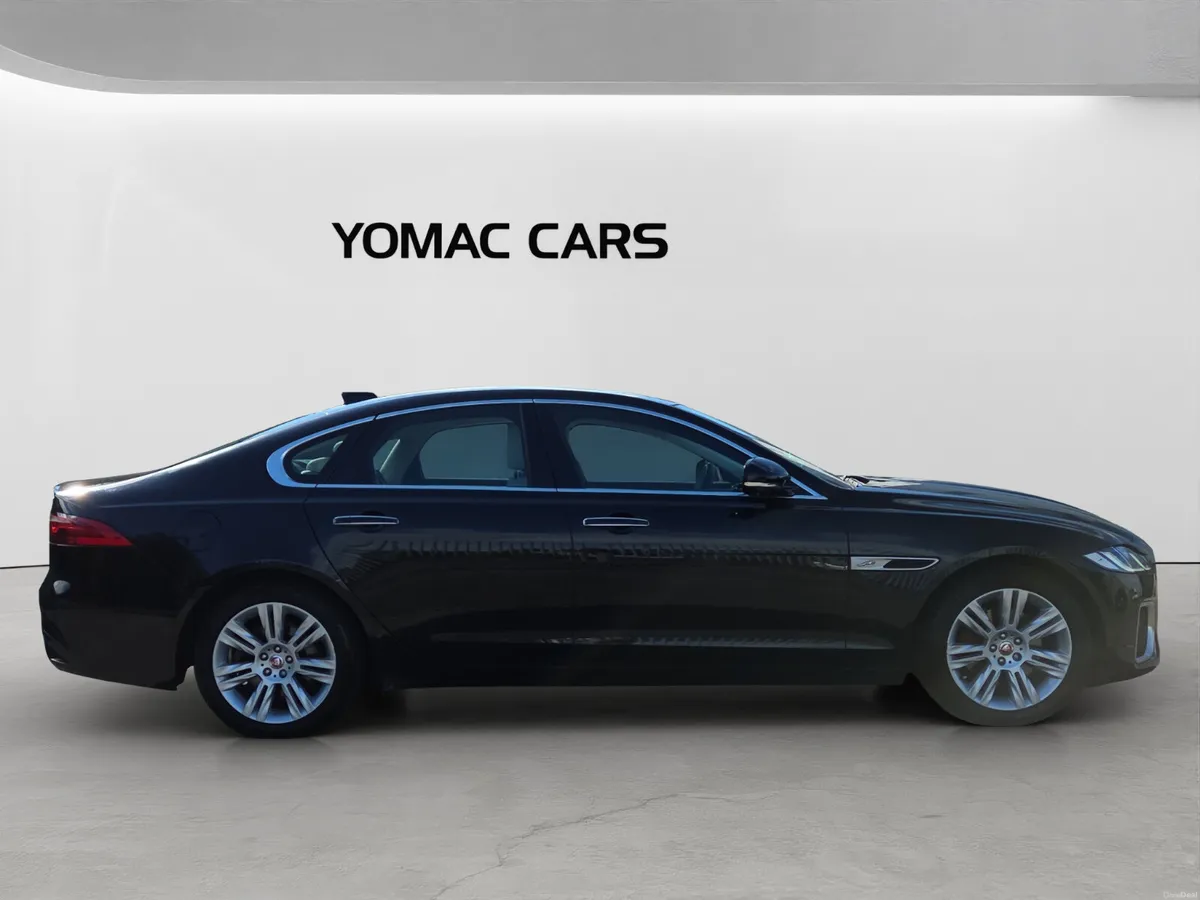 JAGUAR XF 2021 *FACE-LIFT* * 1 OWNER* - Image 2
