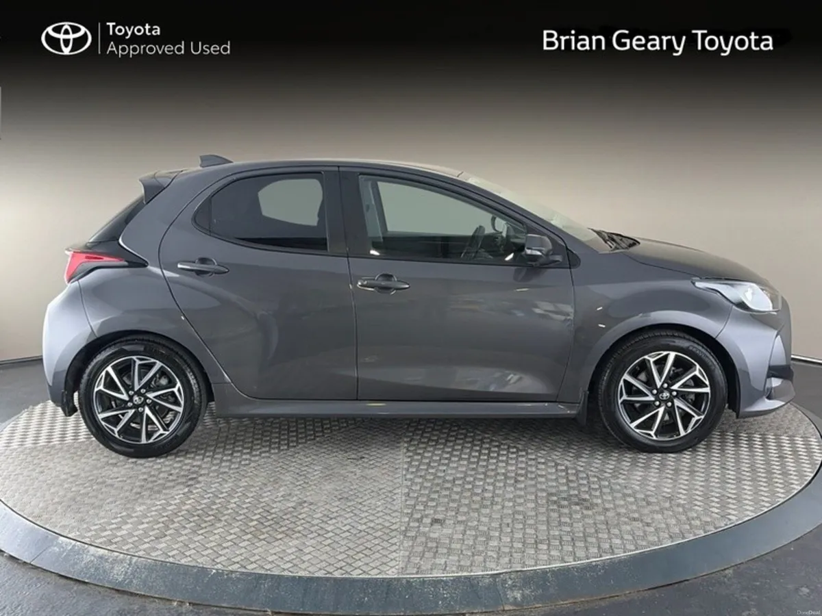 Toyota Yaris HYBRID LUNA SPORT - Image 3