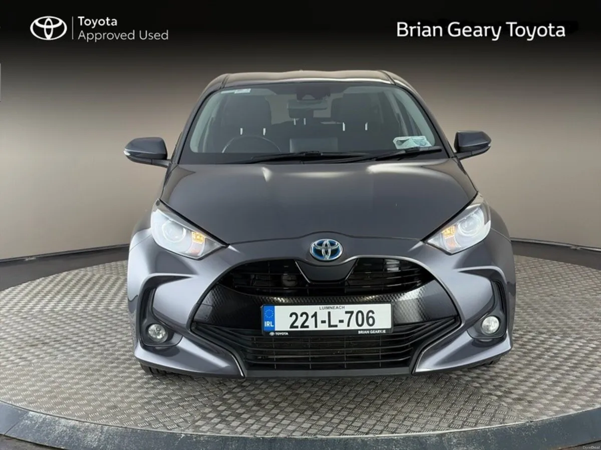 Toyota Yaris HYBRID LUNA SPORT - Image 5
