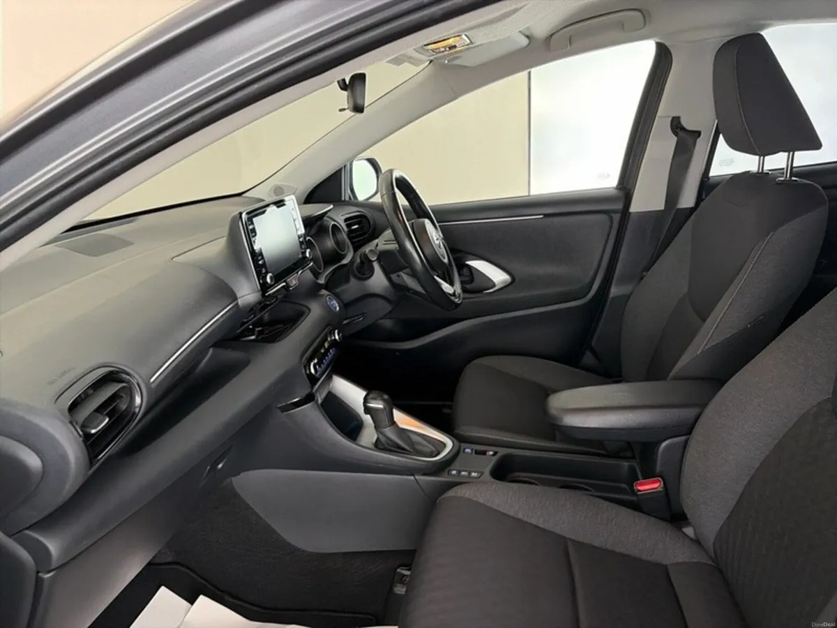 Toyota Yaris HYBRID LUNA SPORT - Image 6