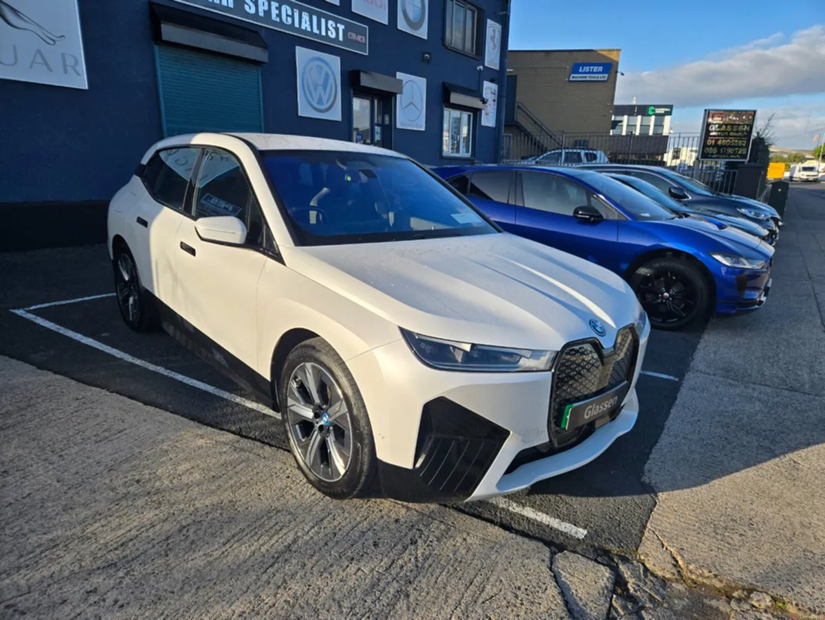 BMW iX XDRIVE40 M SPORT - Image 1