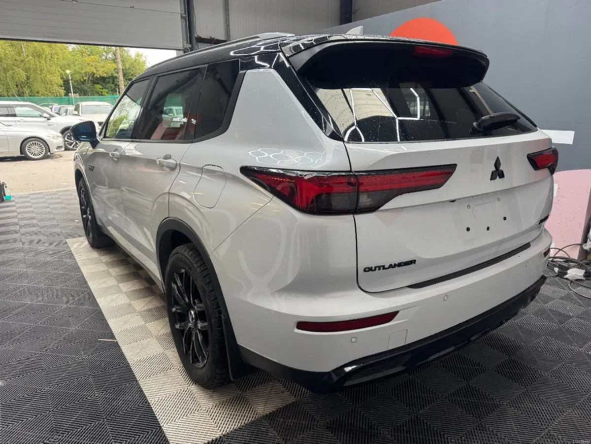 Mitsubishi Outlander 2023 MITSUBISHI OUTLANDER PHE - Image 5