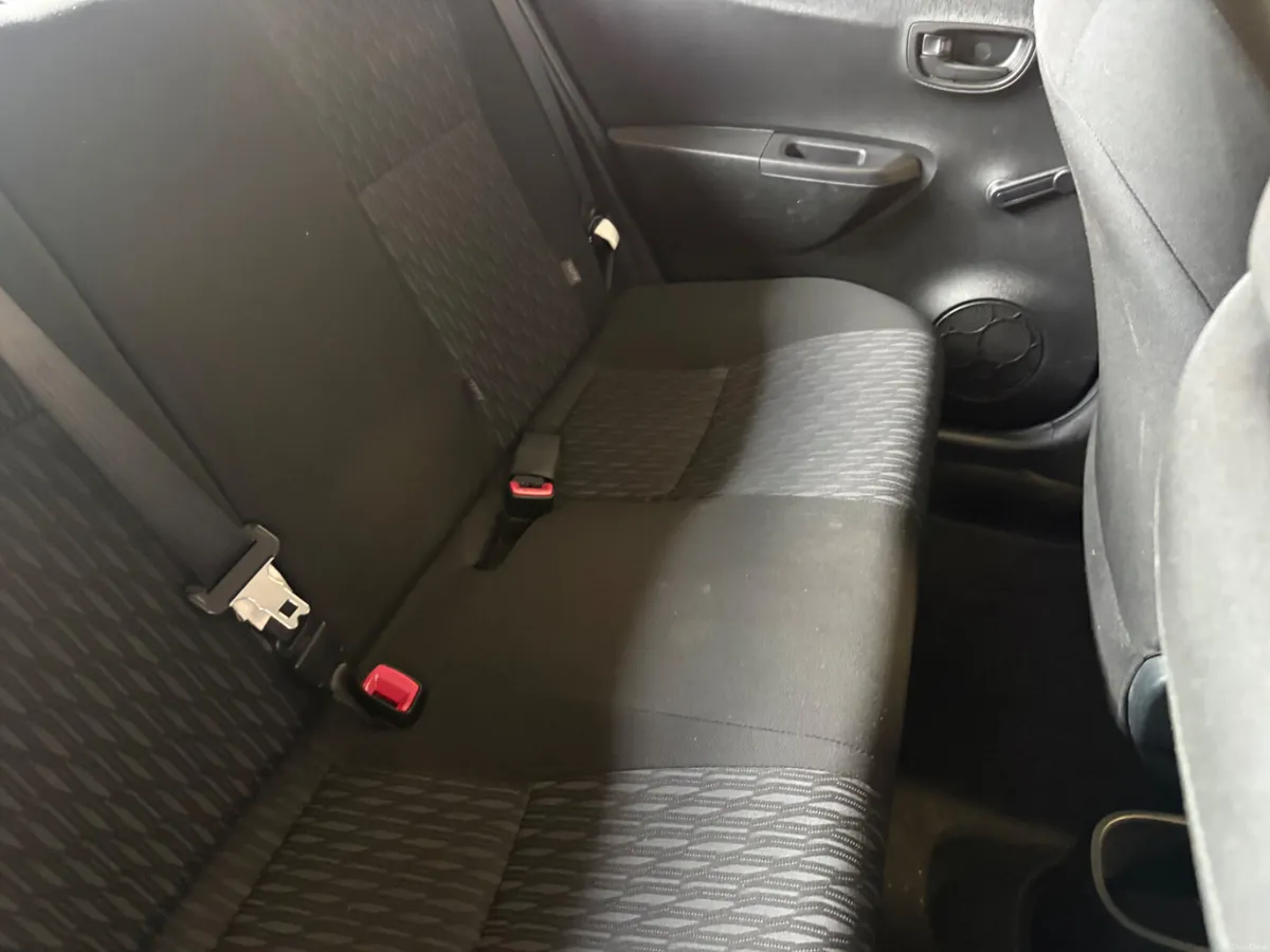 Toyota Yaris 2014 - Image 6