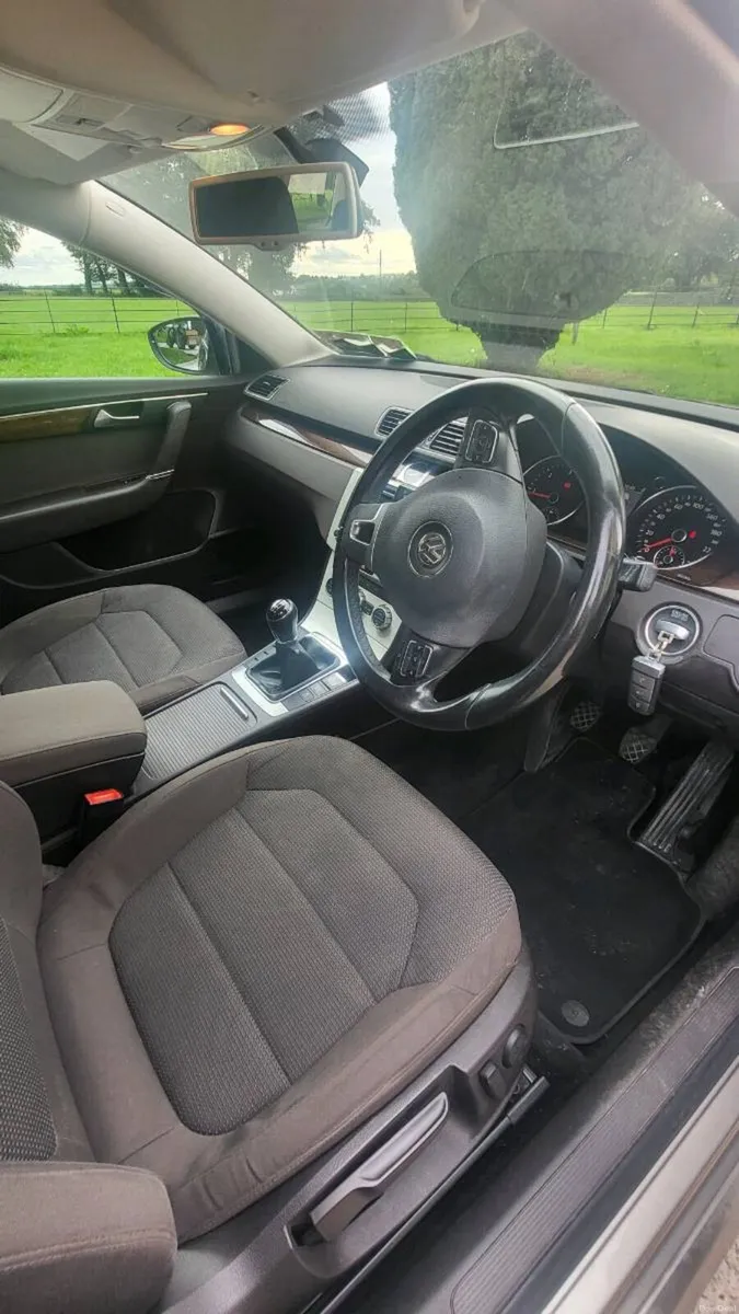Volkswagen Passat 2013 - Image 5