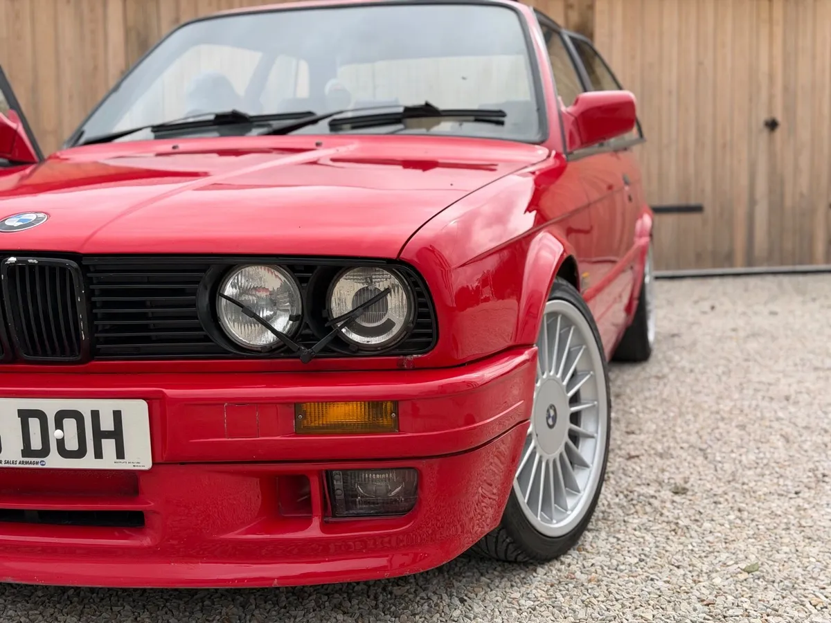 BMW E30 325i Sport 1989 - Collectable - Image 2