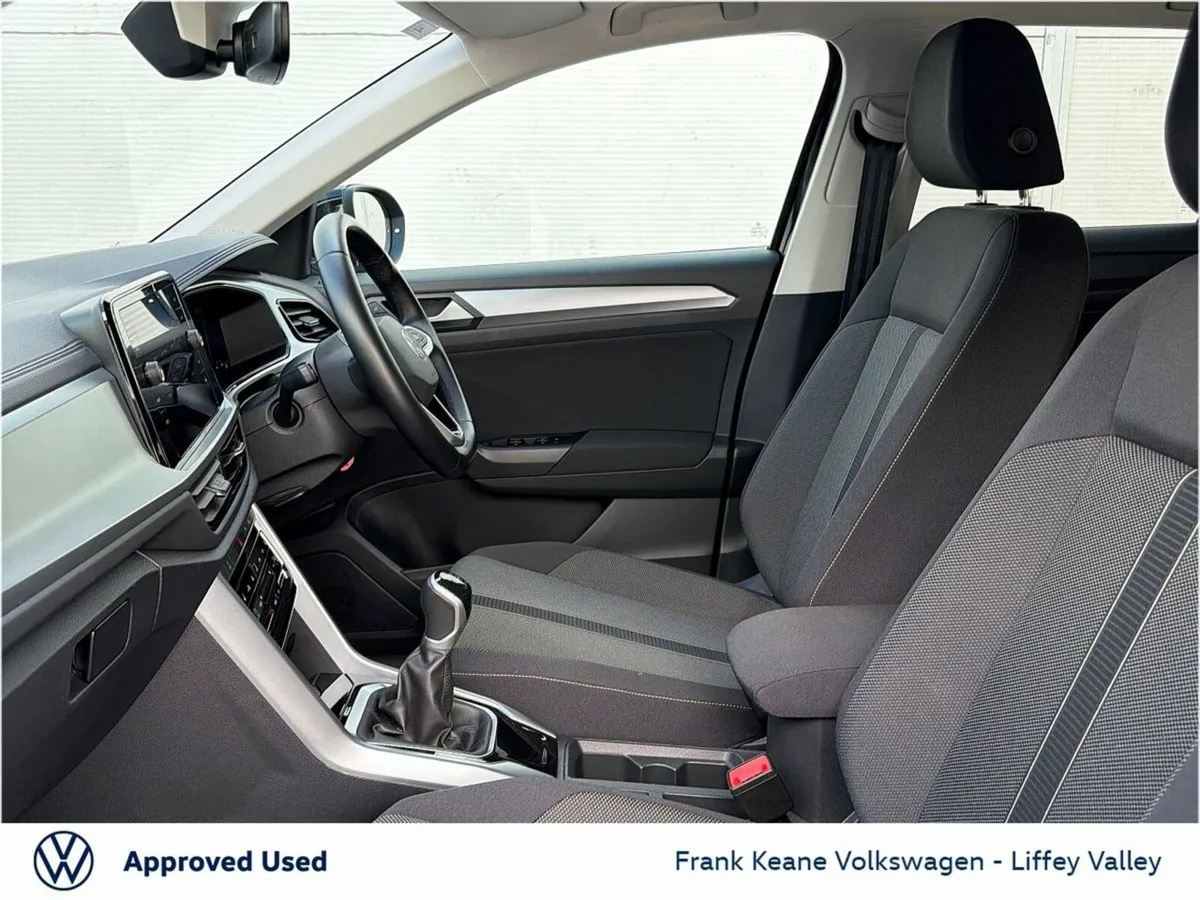 Volkswagen T-Roc LIFE 1.0 TSI 110HP *DEEP BLACK ME - Image 4