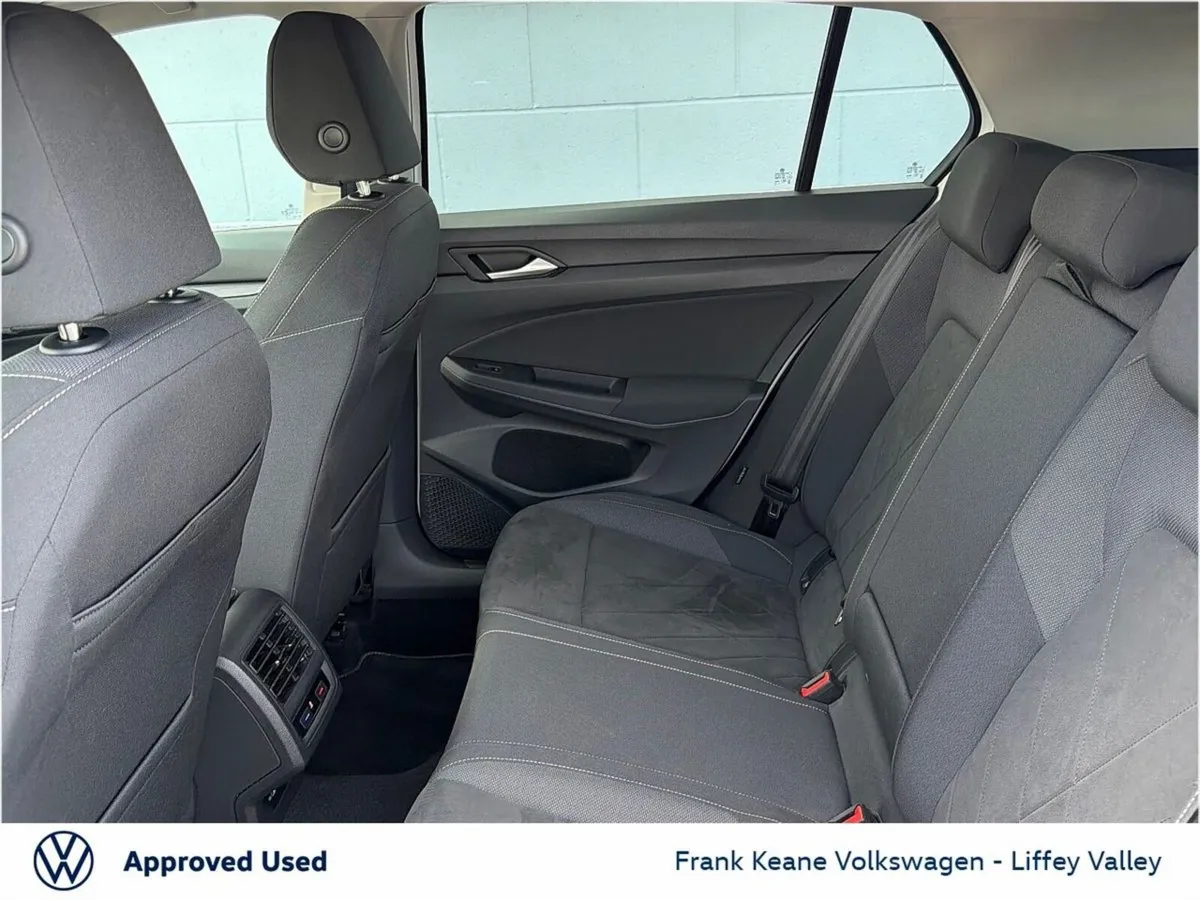 Volkswagen Golf STYLE AUTO 1.5 TSI 130HP *PURE WHI - Image 6