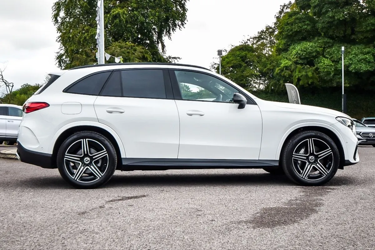 Mercedes-Benz GLC 220d AMG Plus 4Matic - Image 3