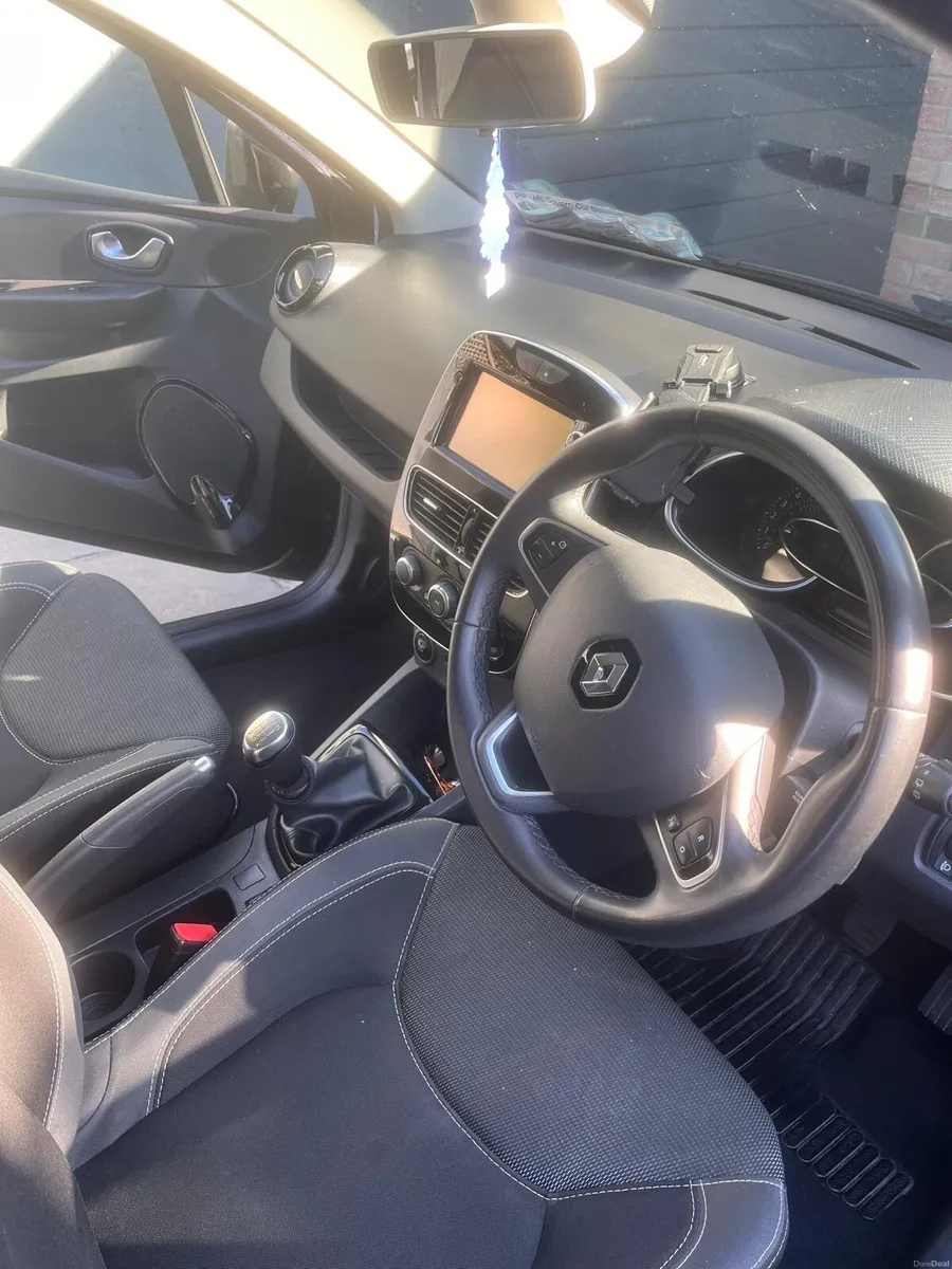 Renault Clio - Image 5