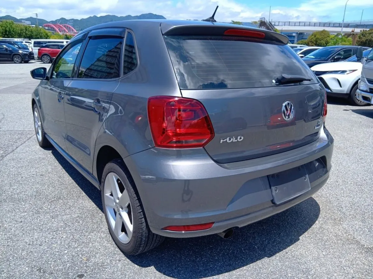 Volkswagen Polo Highline 1.2 5DR H/B Automatic - Image 4