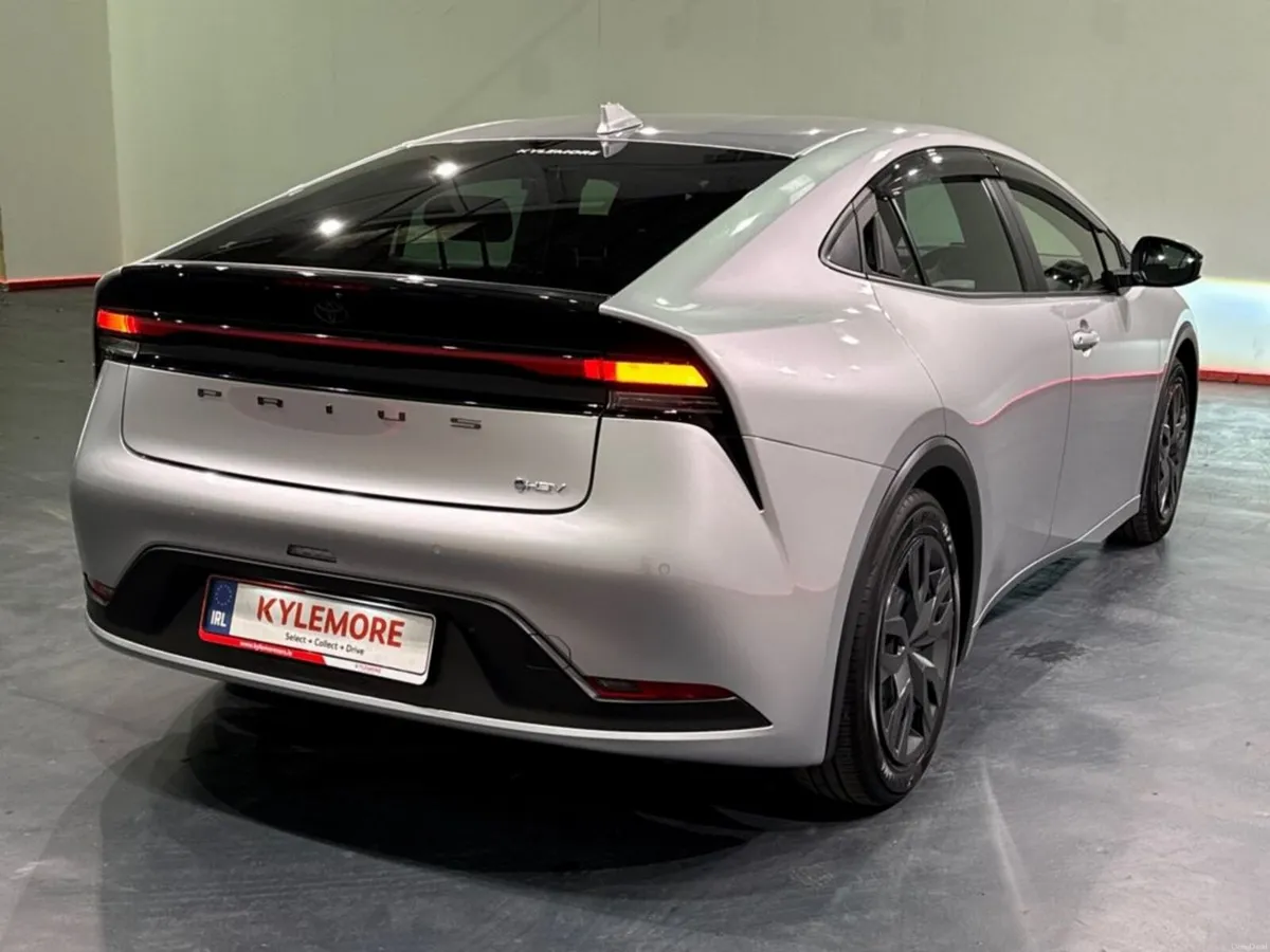 Toyota Prius 1.8 HYBRID AUTOMATIC - - Image 3
