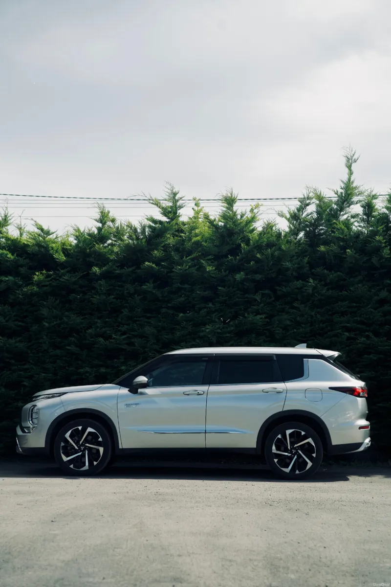 Mitsubishi Outlander PHEV 2021- High Spec - Image 6